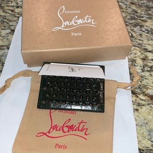 Christian Louboutin kios